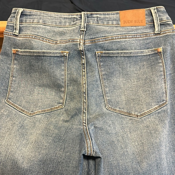 Judy Blue jeans - Picture 2 of 5